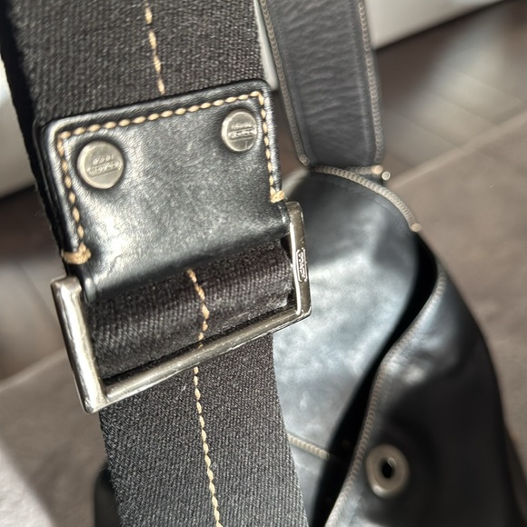 Coach messenger bag.  Leather. - Picture 10 of 11